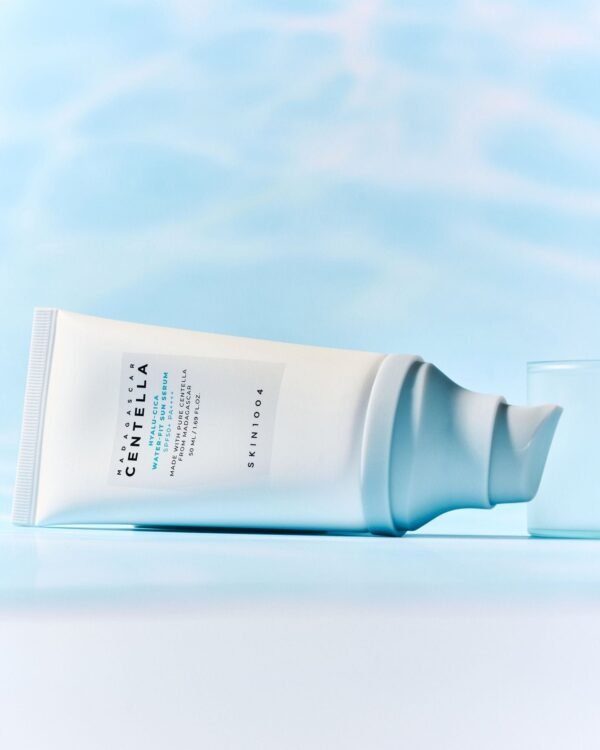 ⁦Hyalu-Cica Water-Fit Sun Serum SPF50+ PA++++ واقي شمس سانتيلا 50ml⁩ - الصورة ⁦2⁩