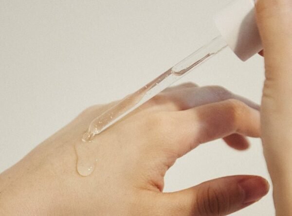 ⁦Poremizing Fresh Ampoule
Pore Cleansing & Tightening Ampoule
أمبولة منعشة لتقشير المسام 100ml⁩ - الصورة ⁦2⁩