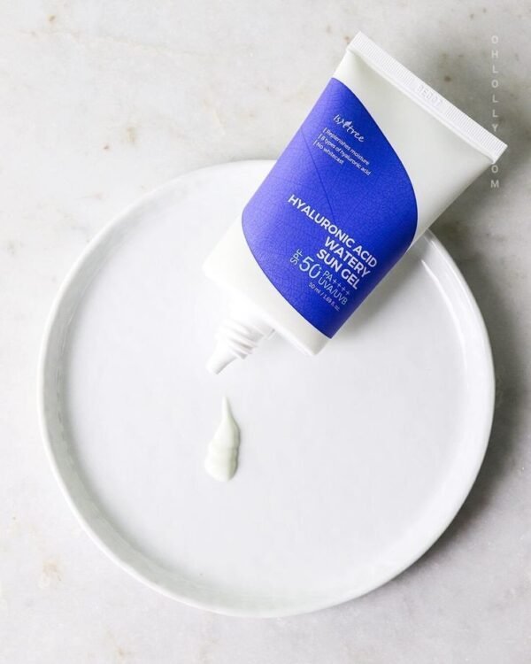 ⁦Isntree - Hyaluronic Acid Watery Sun Gel SPF50+PA++++ 50ml - واقي الشمس المائي من ازنتري ٥٠مل⁩ - الصورة ⁦3⁩
