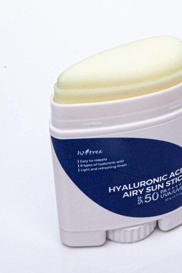 ⁦Isntree - hyaluronic Acid Airy Sun Stick 22g⁩ - الصورة ⁦3⁩