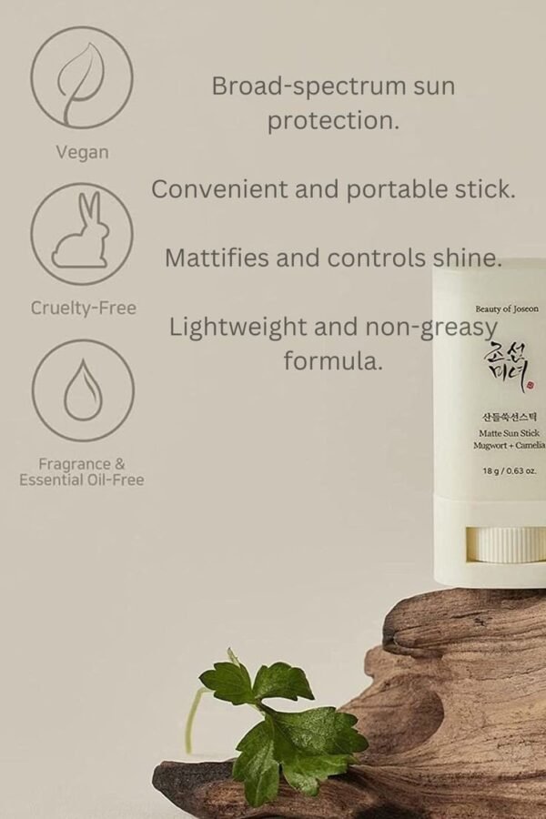 ⁦Matte Sun Stick : Mugwort+Camelia (SPF 50+ PA++++)
قلم حماية من الشمس مطفأ اللمعة ، الشائع الشائع والكاميليا ، بعامل حماية من الشمس 50+ PA ++++ ،  أونصة (18 جم)⁩ - الصورة ⁦3⁩