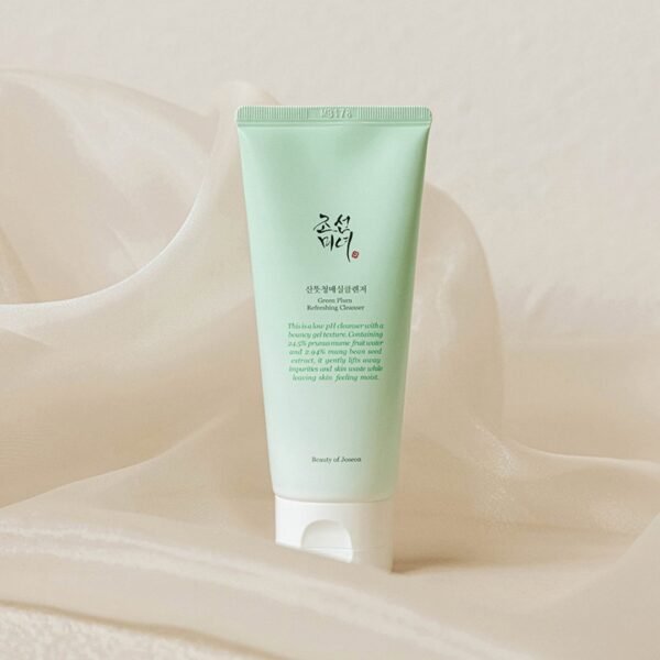 Green Plum Refreshing Cleanser
منظف البرقوق الأخضر المنعش، 3.38 أونصات سائلة (100 مل)
