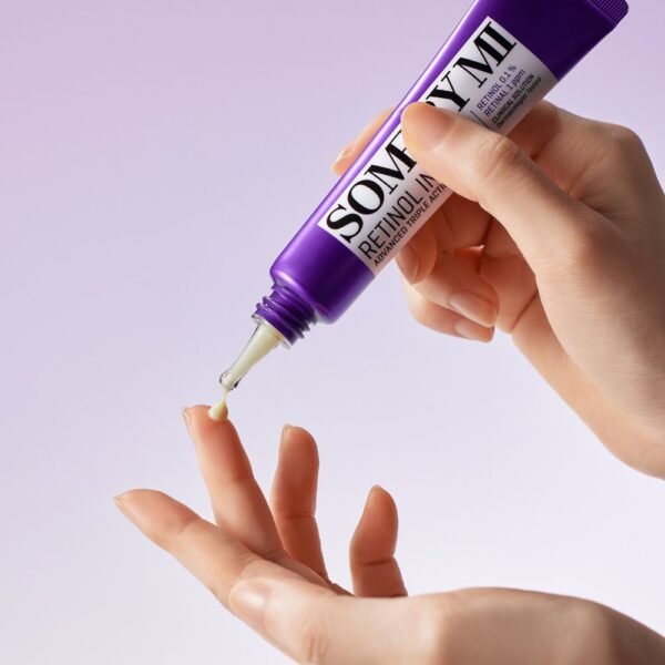 ⁦Retinol Intense ، كريم العين المتطور ثلاثي المفعول ، 
 أونصة سائلة (30 مل)
كريم ريتينول المركز للعناية بمحيط العين⁩ - الصورة ⁦3⁩