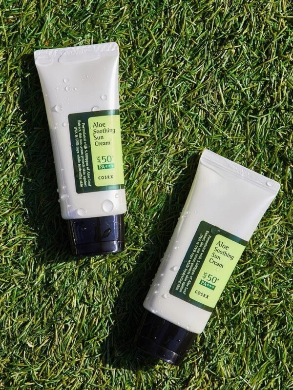 ⁦Aloe Soothing Sun Cream SPF50+/ PA+++
كريم الشمس المهدئ بالألوفيرا
cosrx 50ml⁩ - الصورة ⁦4⁩
