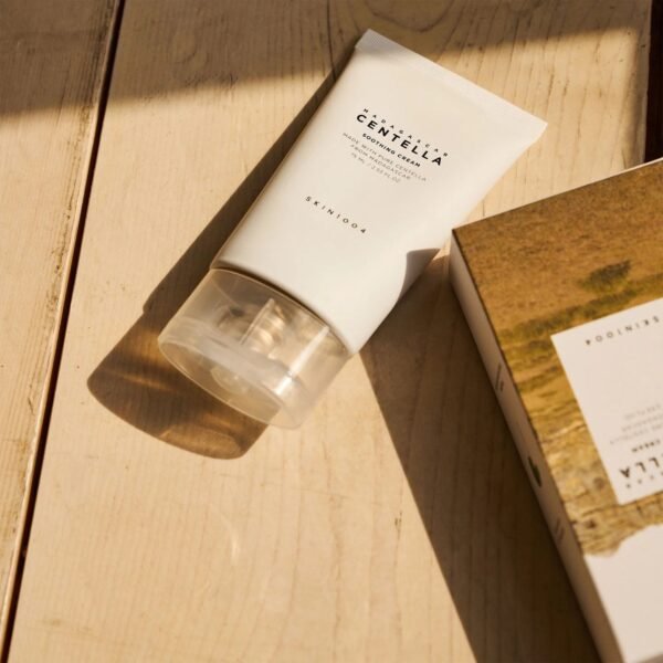 ⁦SKIN1004 MADAGASCAR CENTELLA SOOTHING CREAM - FOR ALL SKIN TYPES⁩ - الصورة ⁦2⁩